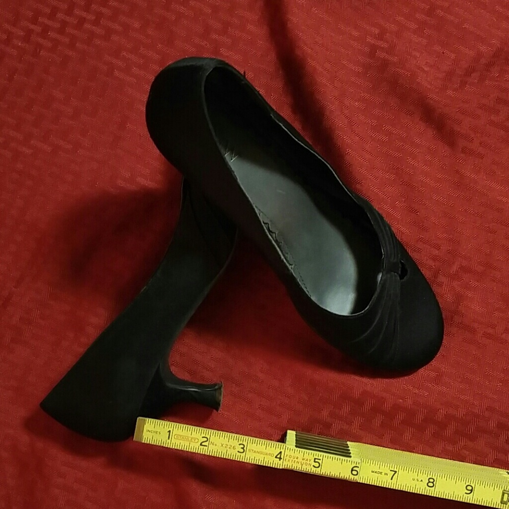 Shoes - Picture 6 of 6
